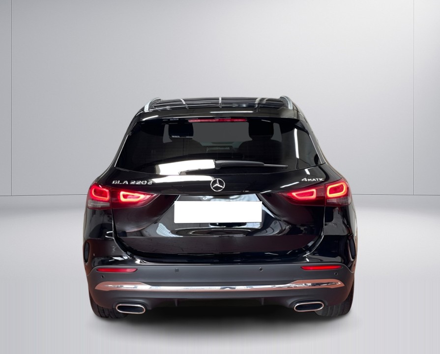 Mercedes-Benz GLA 220d 4MATIC AMG Line (4)