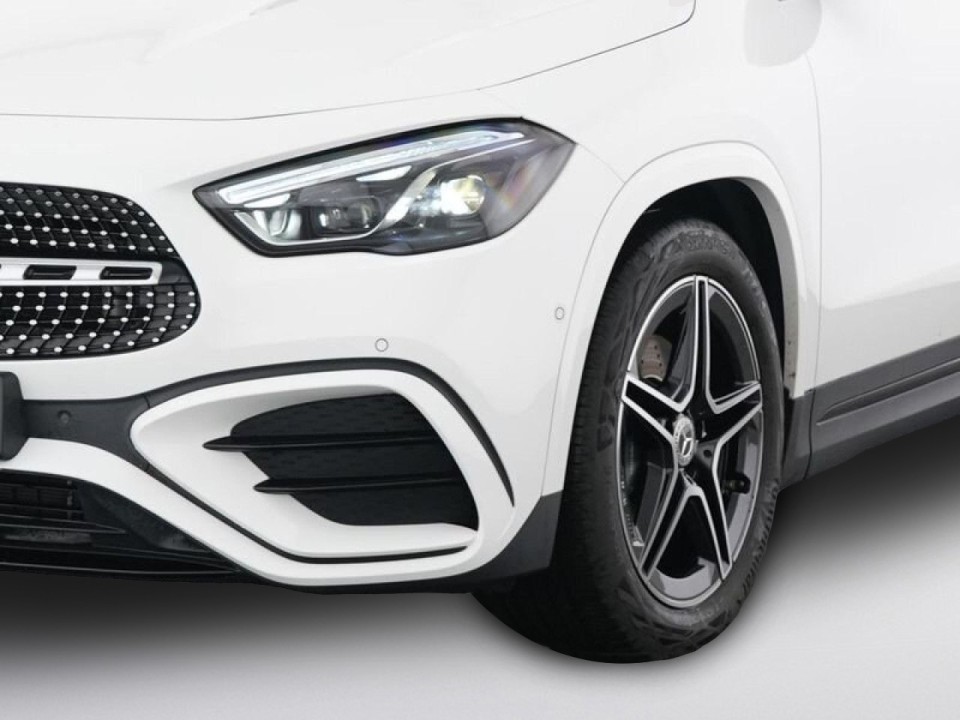 Mercedes-Benz GLA 200 AMG Line - foto 12