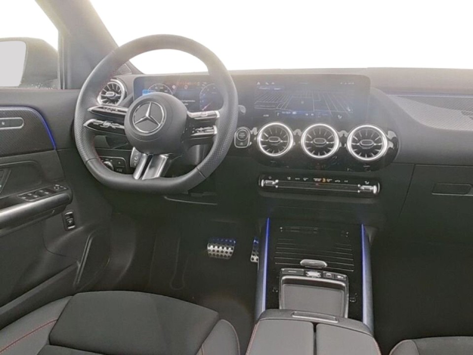 Mercedes-Benz GLA 200 AMG Line - foto 7