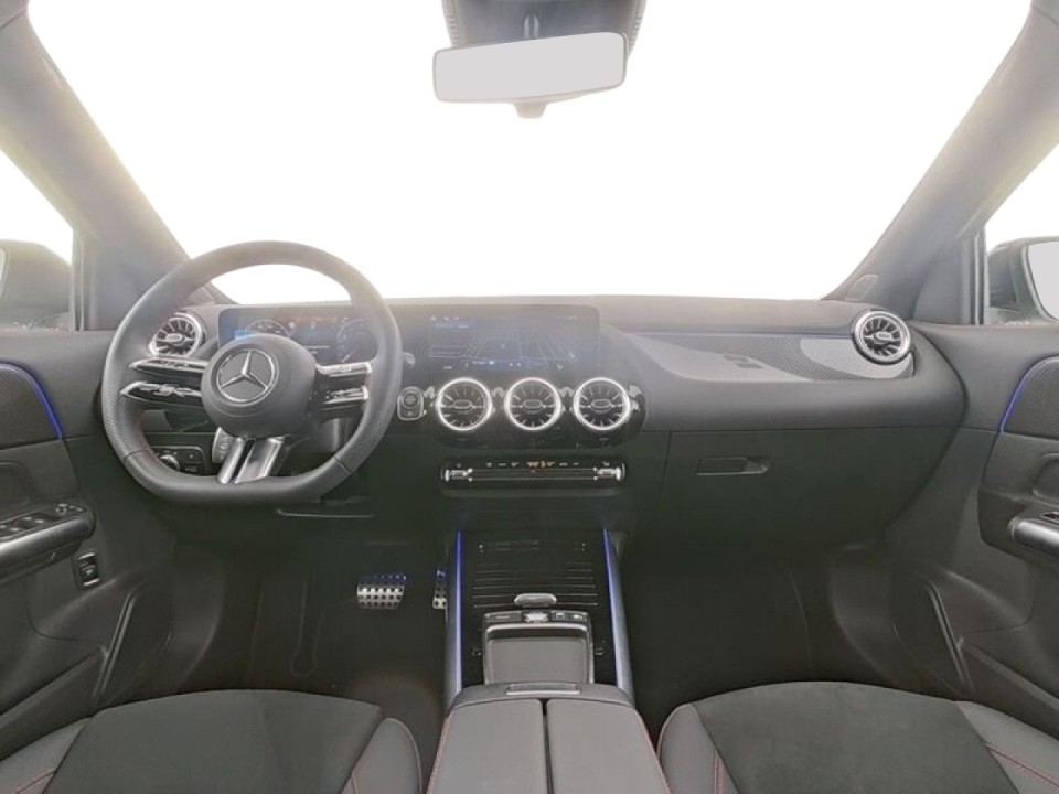 Mercedes-Benz GLA 200 AMG Line - foto 6