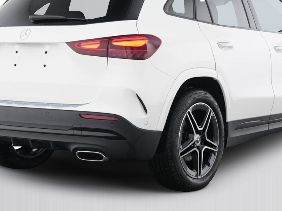 Mercedes-Benz GLA 200 AMG Line - foto 13