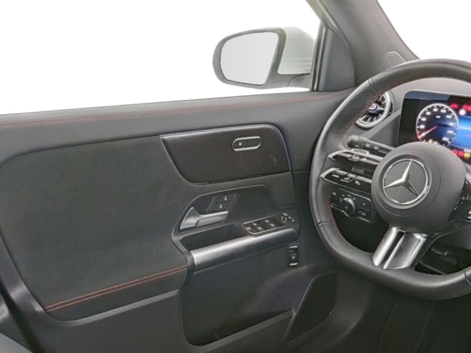 Mercedes-Benz GLA 220 4MATIC AMG Line - foto 7