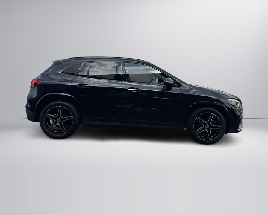Mercedes-Benz GLA 200d AMG Line (3)