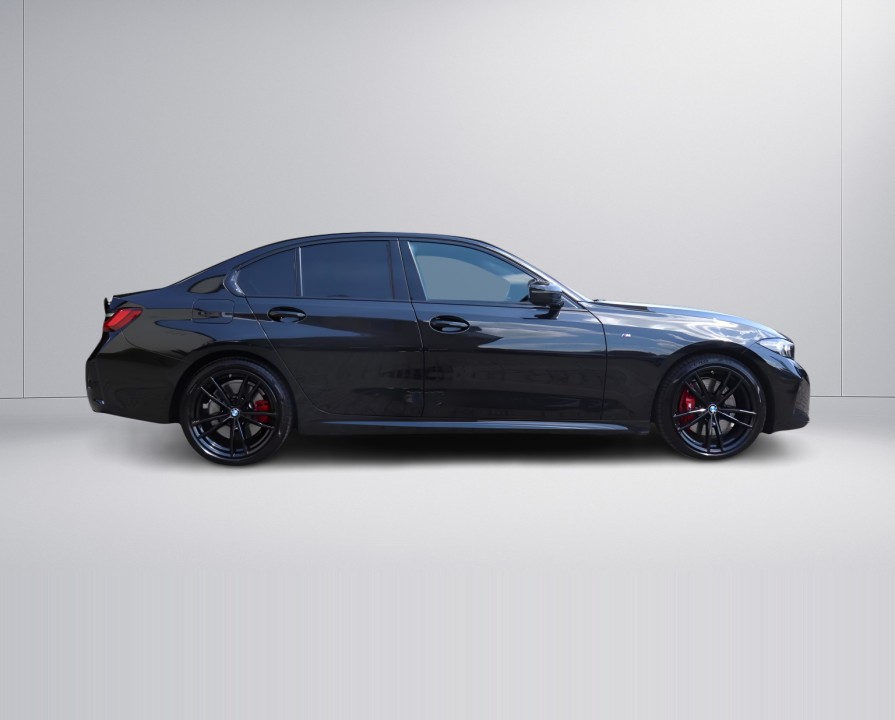 BMW Seria 3 330i xDrive M-Sport (5)