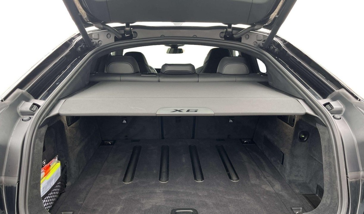 BMW X6 M Competition - foto 17