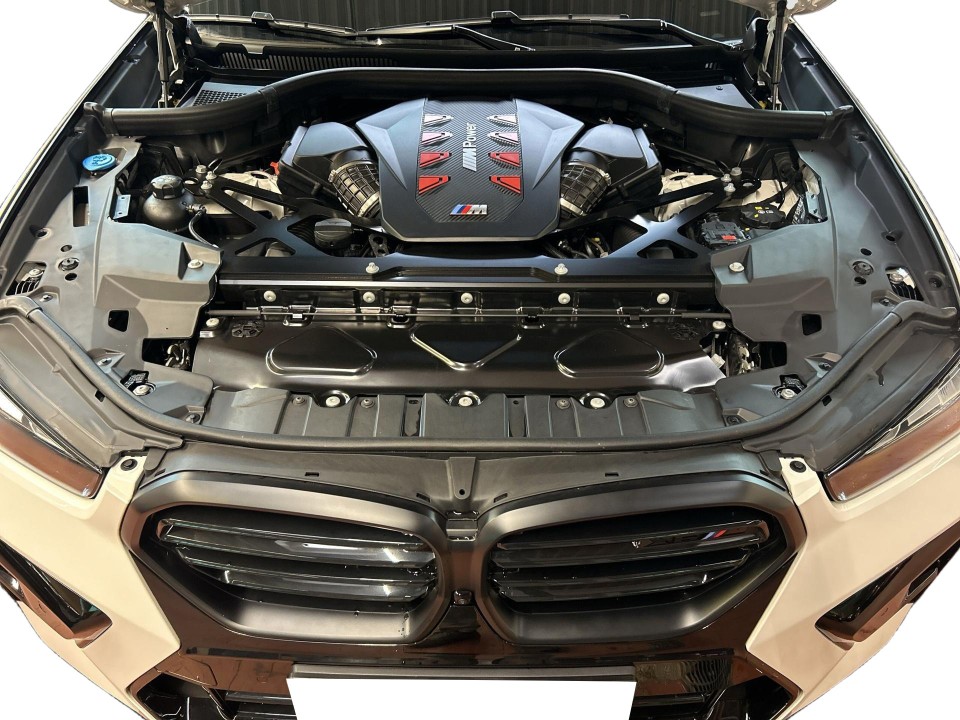 BMW X6 M Competition - foto 11