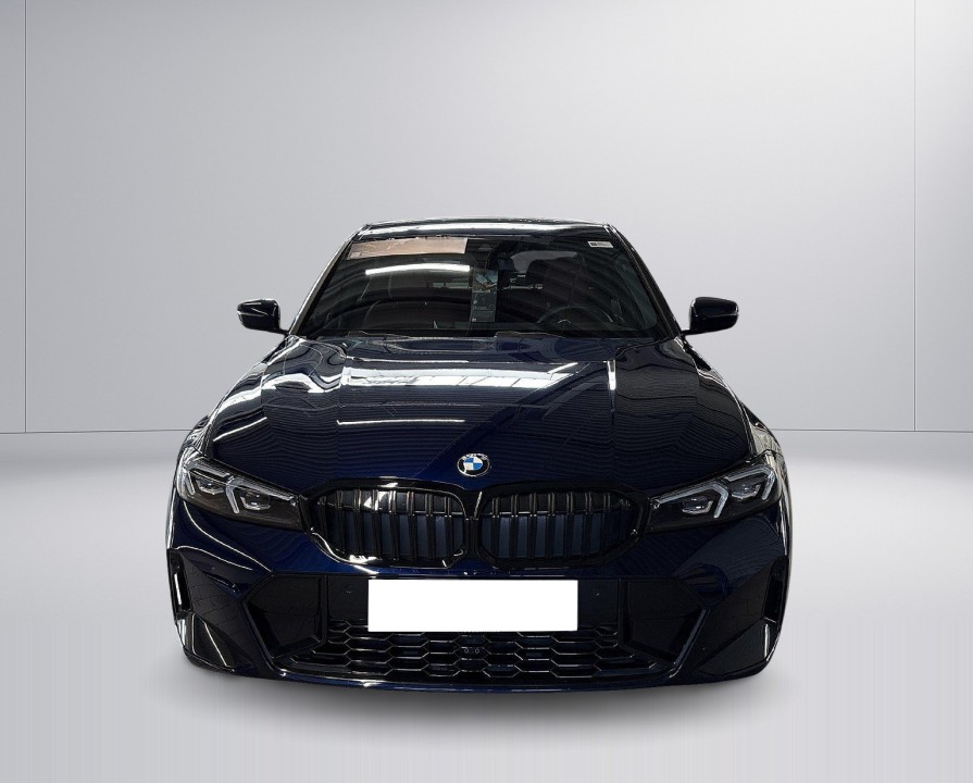 BMW Seria 3 330i xDrive M-Sport (2)