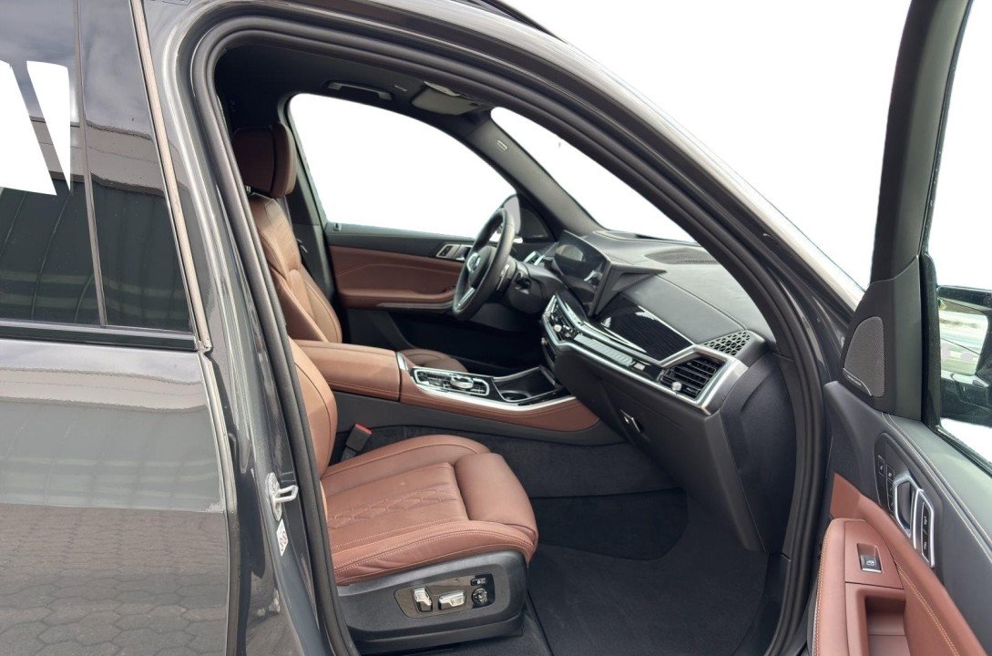 BMW X5 M60i - foto 11