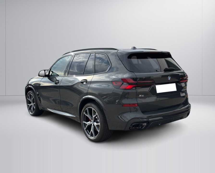 BMW X5 M60i (5)