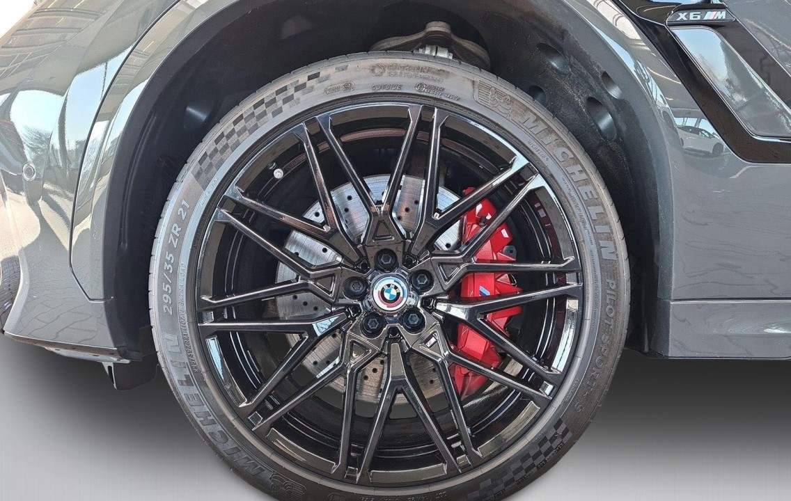 BMW X6 M Competition - foto 12