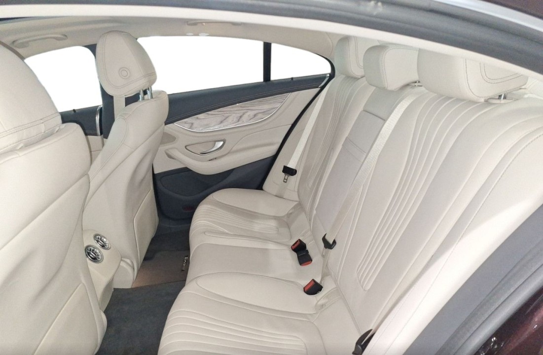 Mercedes-Benz CLS 300d 4MATIC AMG Line - foto 10