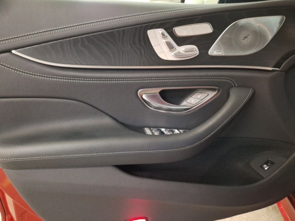 Mercedes-Benz CLS 220d AMG Line - foto 21