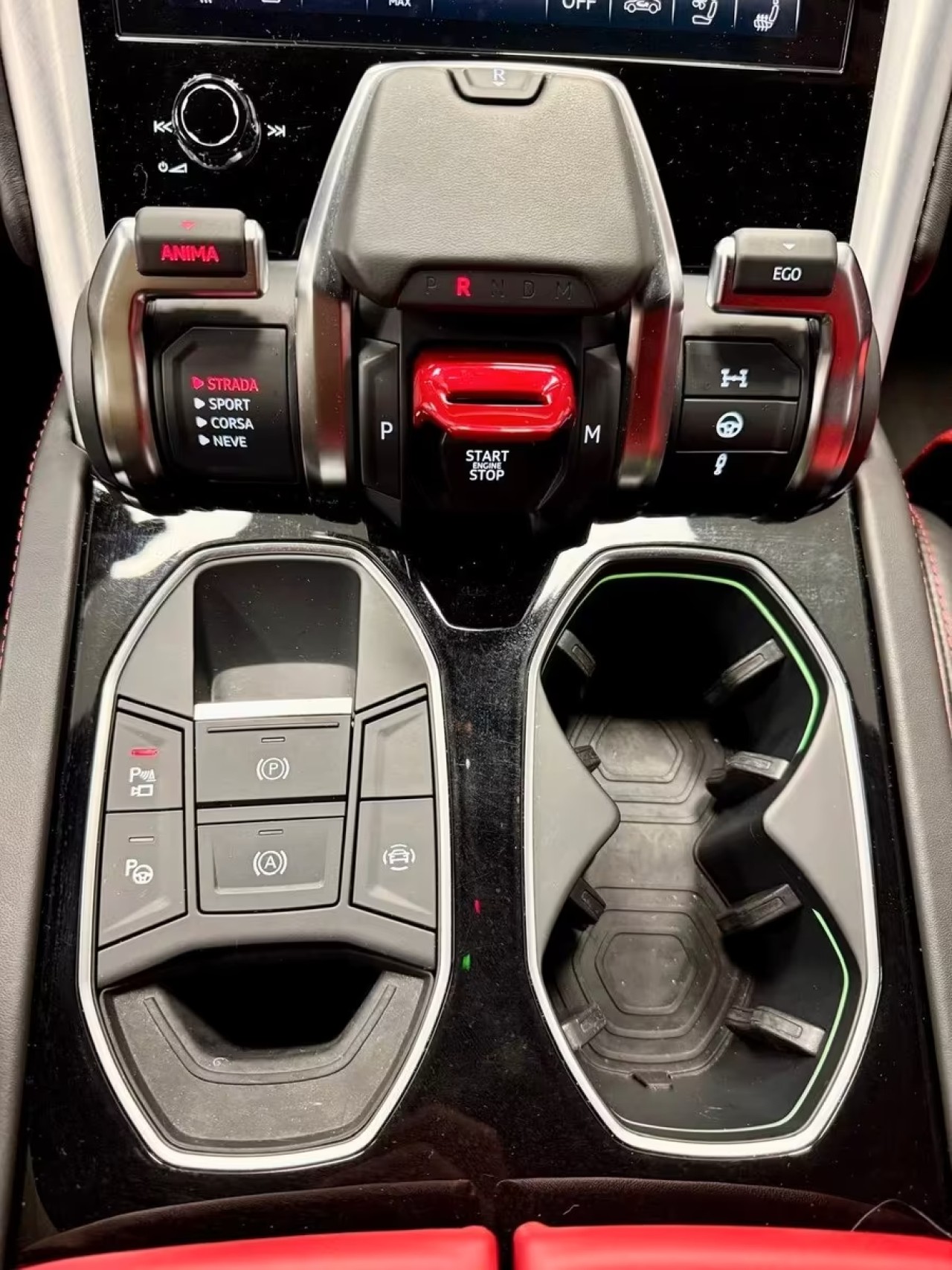 Lamborghini URUS - foto 9