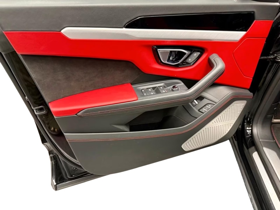 Lamborghini URUS - foto 13