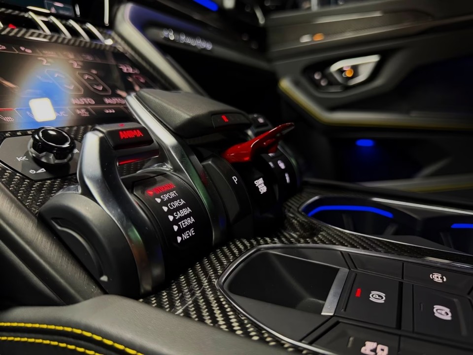 Lamborghini URUS - foto 19