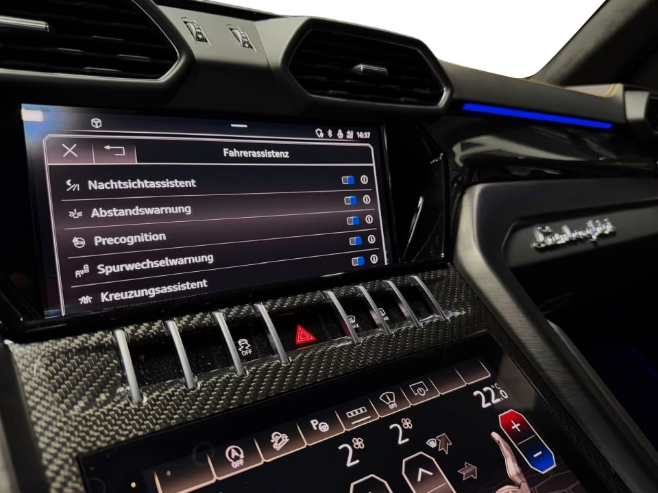 Lamborghini URUS - foto 22