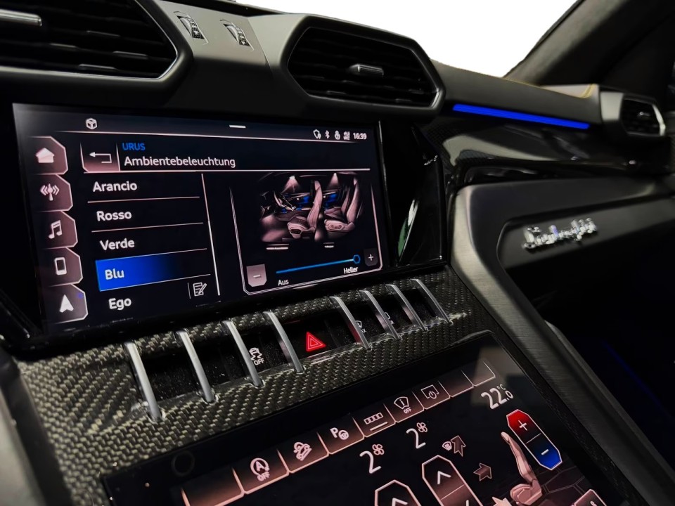 Lamborghini URUS - foto 26