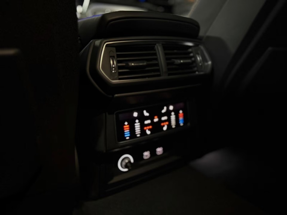 Lamborghini URUS - foto 15
