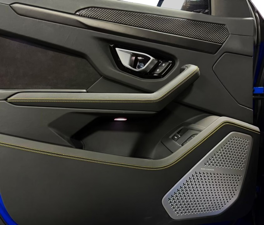 Lamborghini URUS - foto 29