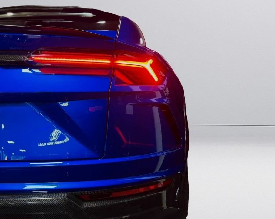 Lamborghini URUS - foto 32