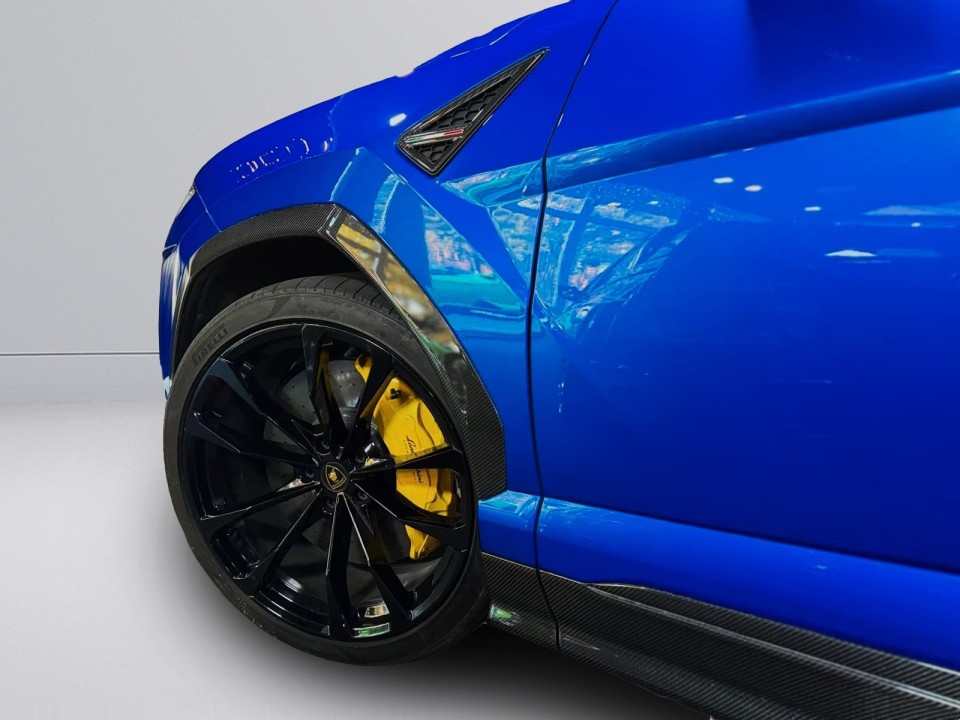 Lamborghini URUS - foto 35