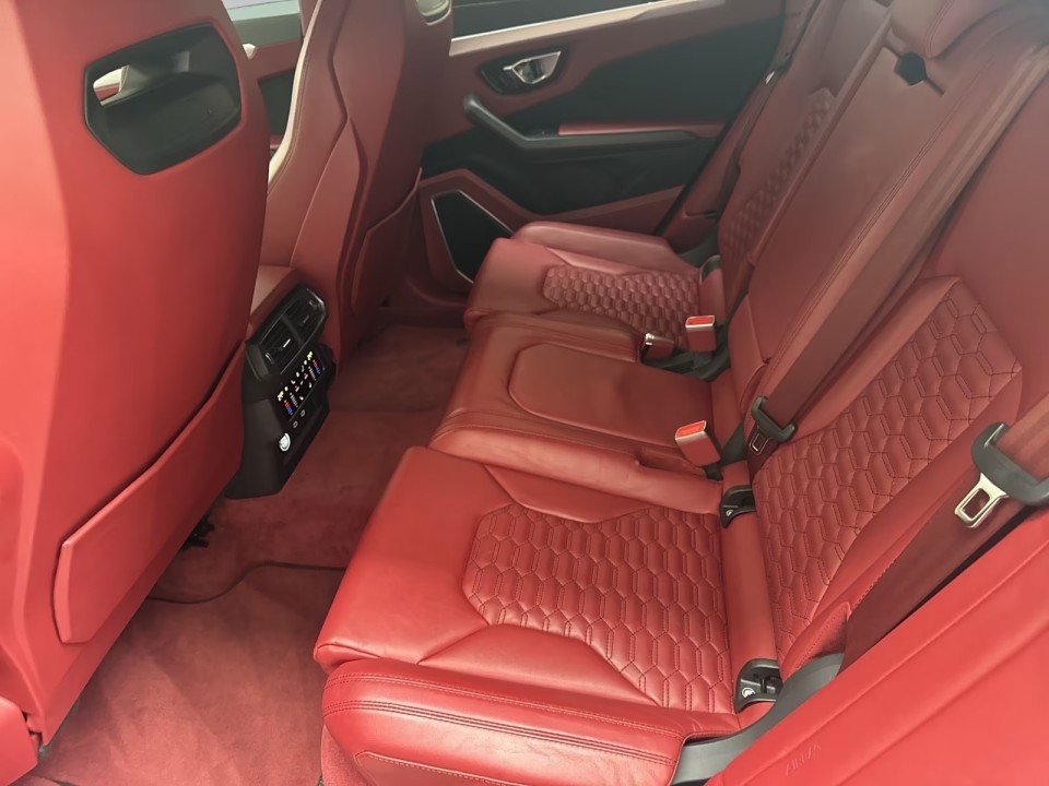 Lamborghini URUS - foto 11