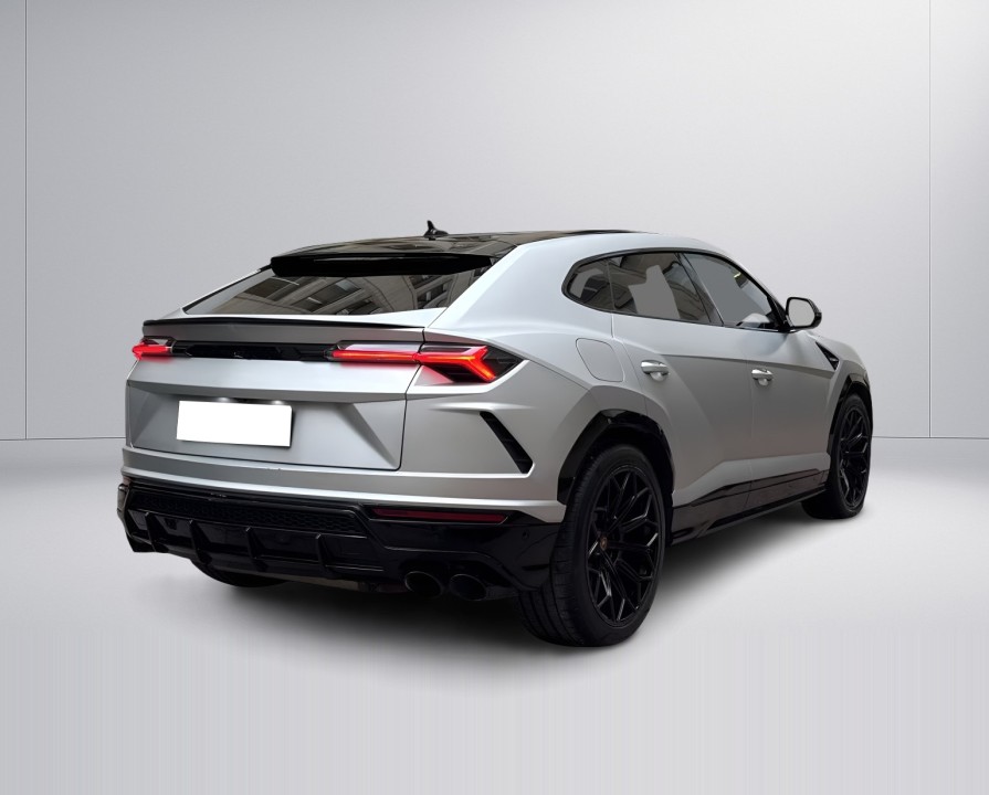 Lamborghini URUS (2)