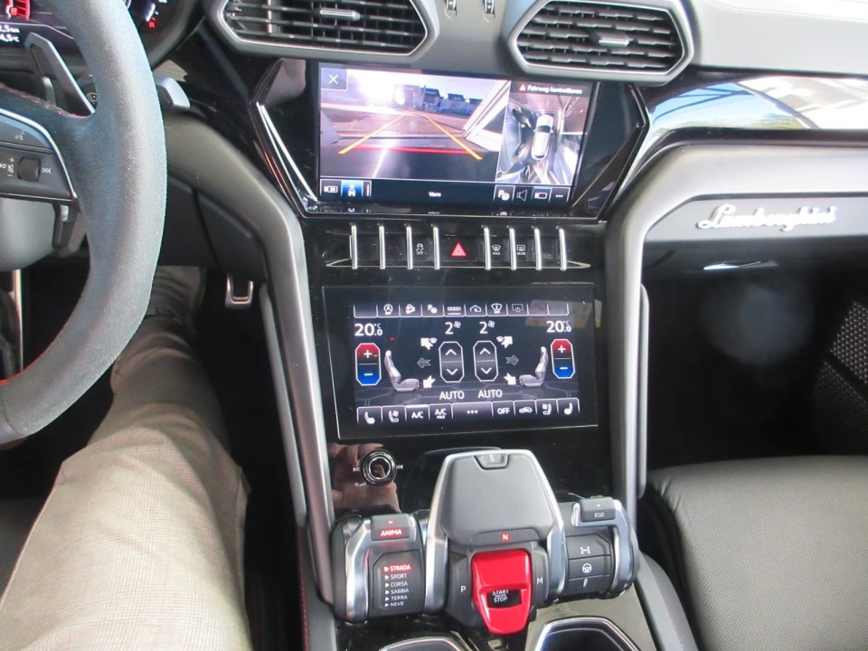 Lamborghini URUS - foto 13