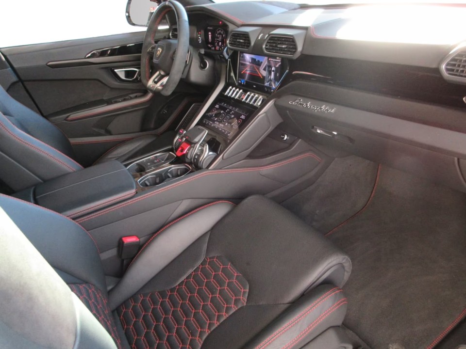 Lamborghini URUS - foto 9