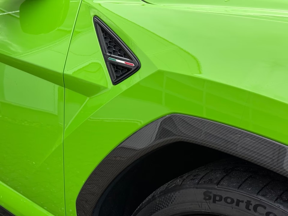 Lamborghini URUS - foto 19