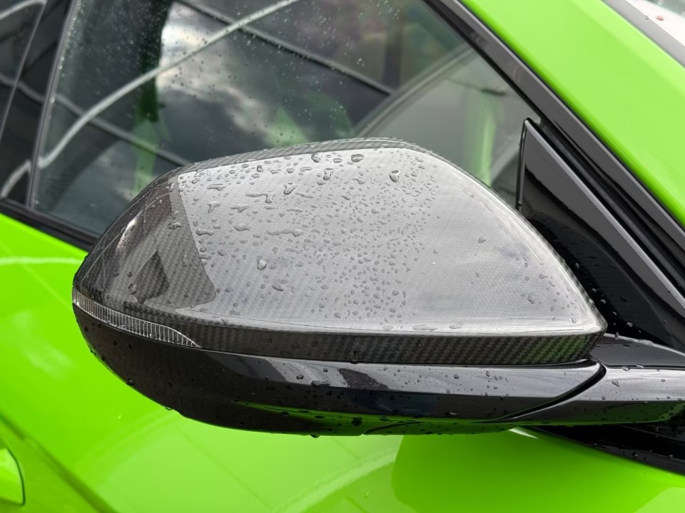 Lamborghini URUS - foto 16