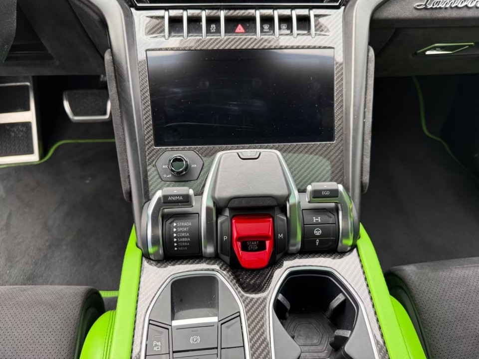 Lamborghini URUS - foto 11