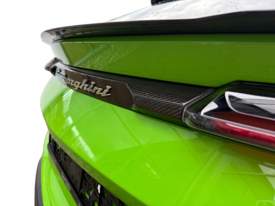 Lamborghini URUS - foto 18