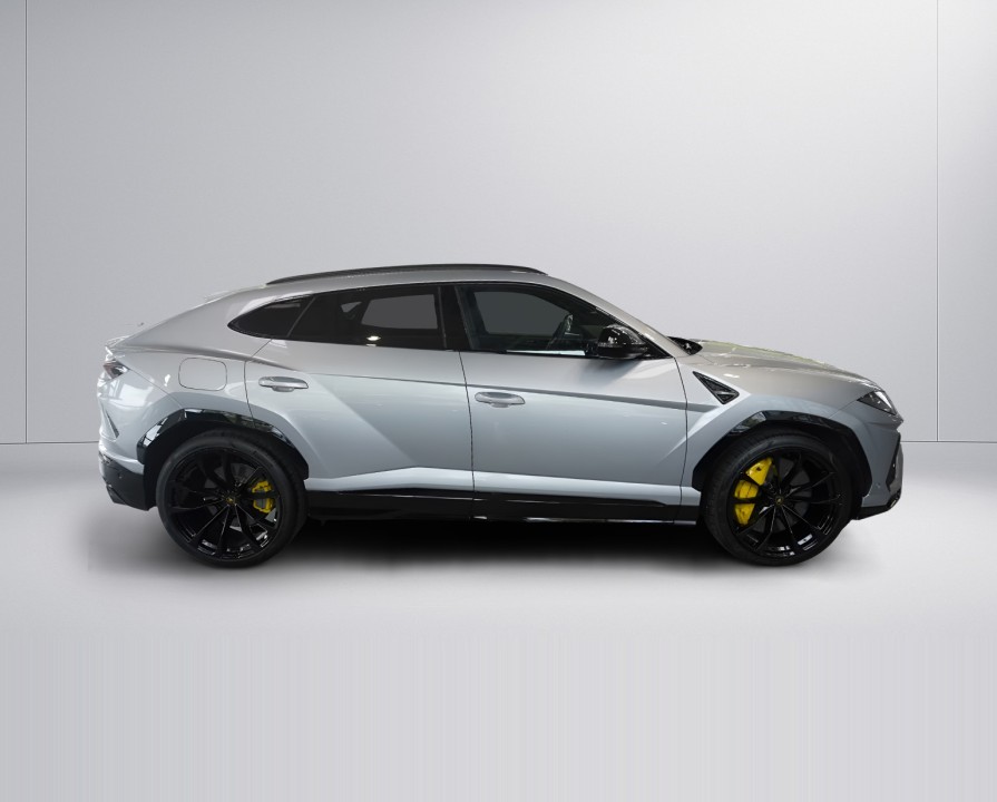 Lamborghini URUS (2)