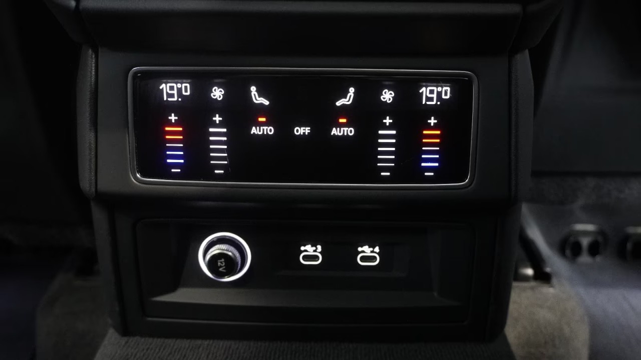 Lamborghini URUS - foto 18