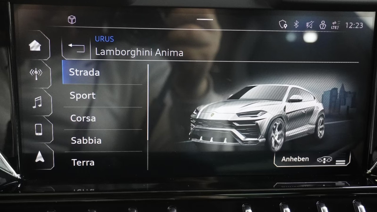 Lamborghini URUS - foto 14