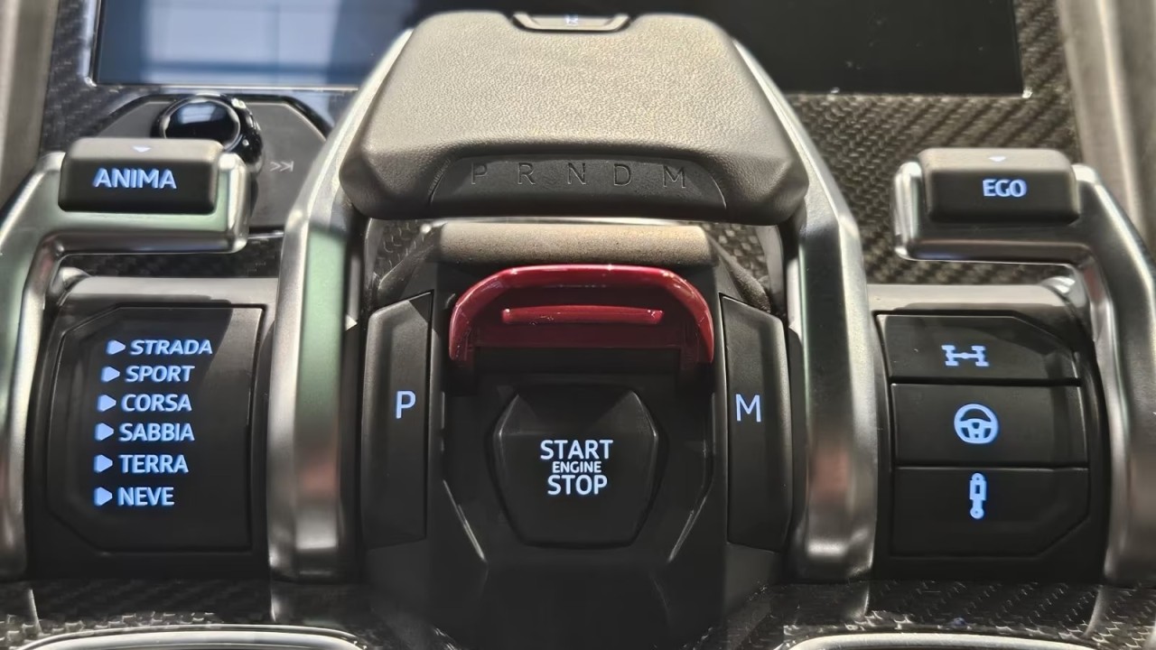 Lamborghini URUS - foto 11