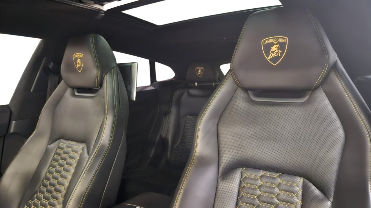 Lamborghini URUS - foto 14