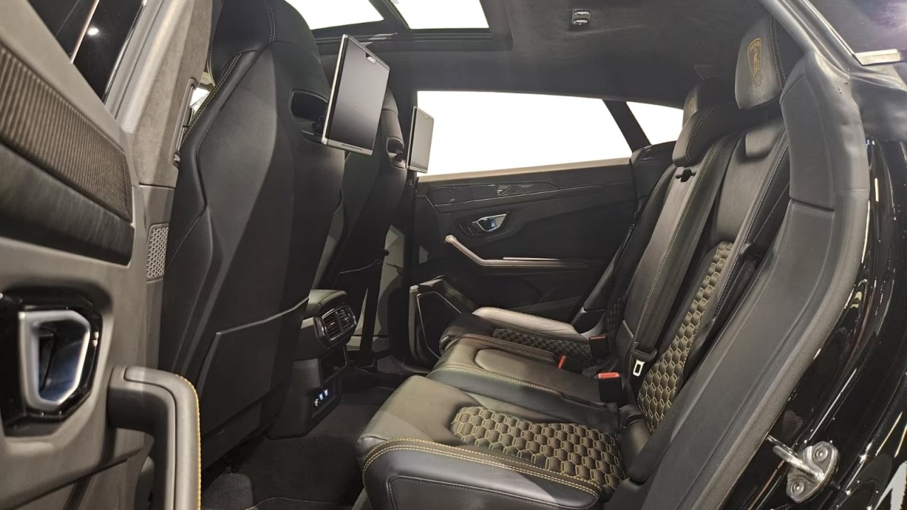 Lamborghini URUS - foto 15