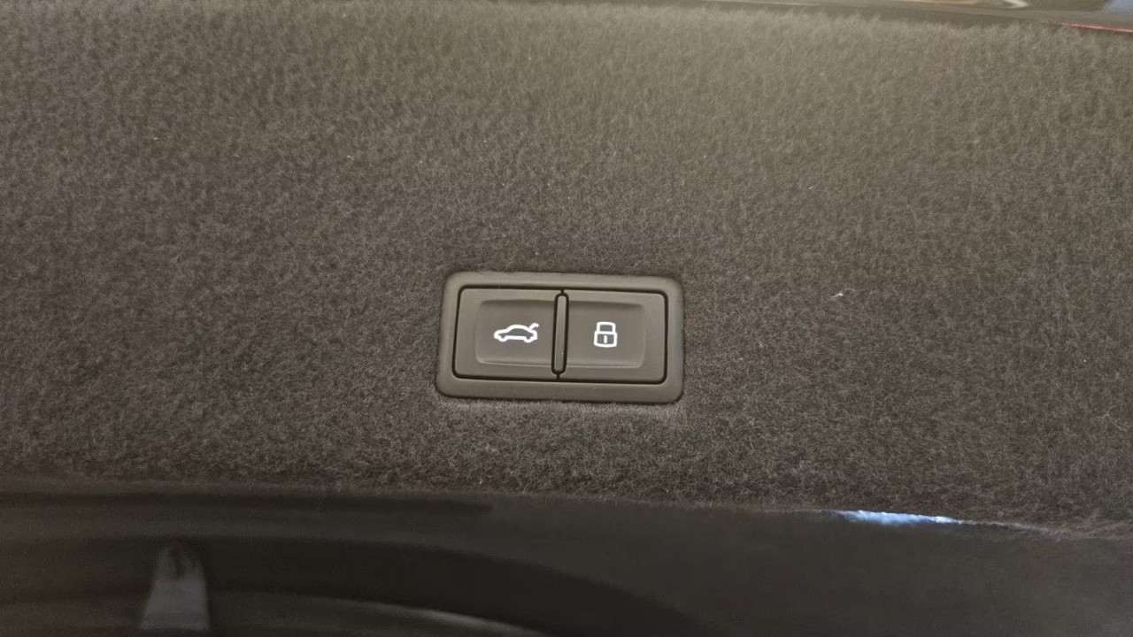 Lamborghini URUS - foto 17