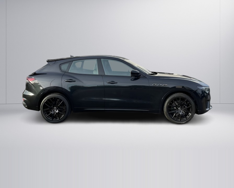Maserati Levante S (2)