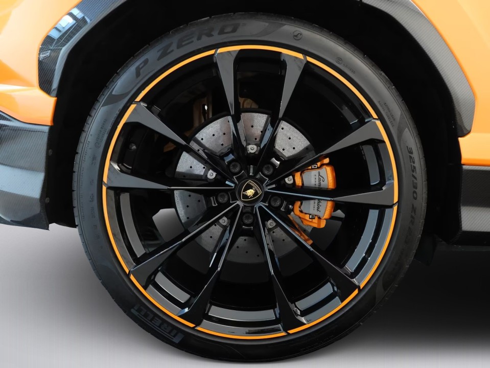Lamborghini URUS - foto 25