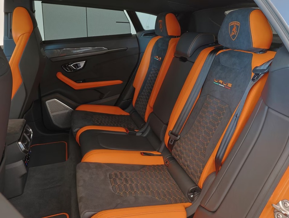 Lamborghini URUS - foto 16