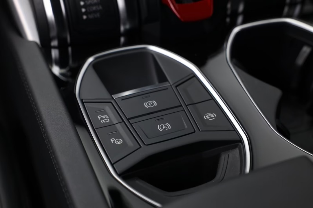 Lamborghini URUS - foto 15
