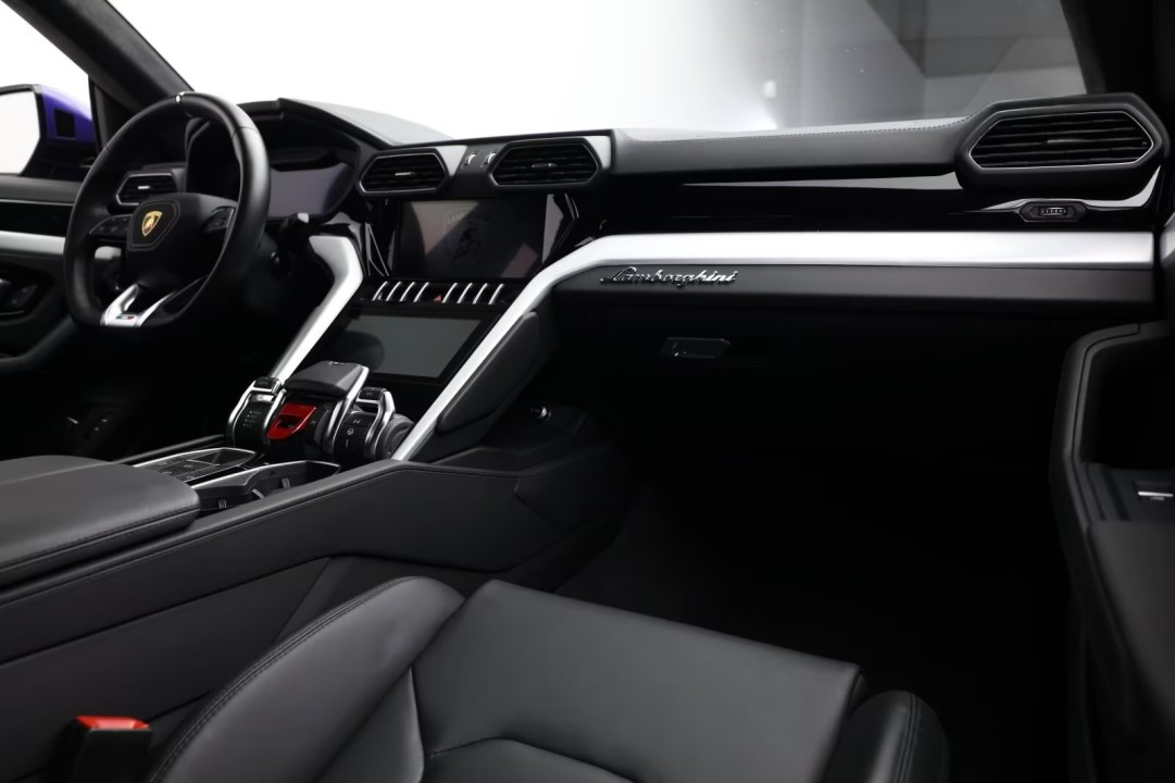 Lamborghini URUS - foto 11