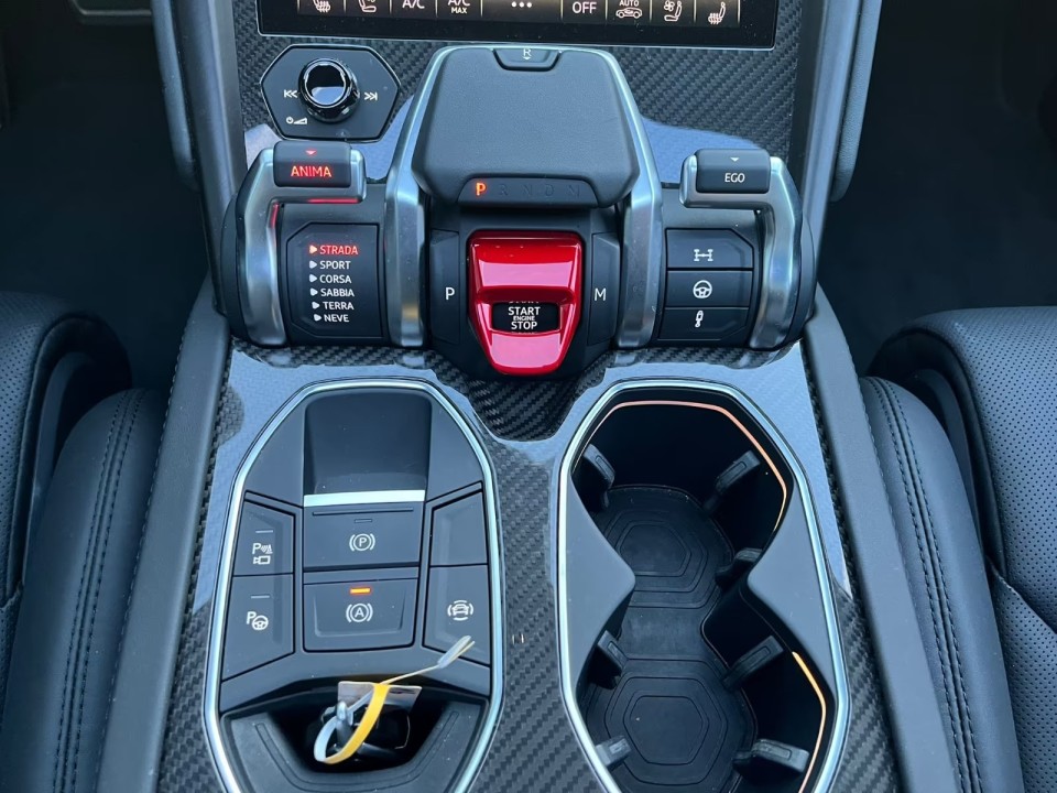 Lamborghini URUS - foto 11