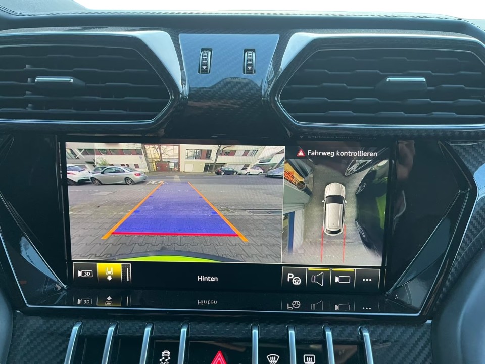 Lamborghini URUS - foto 16