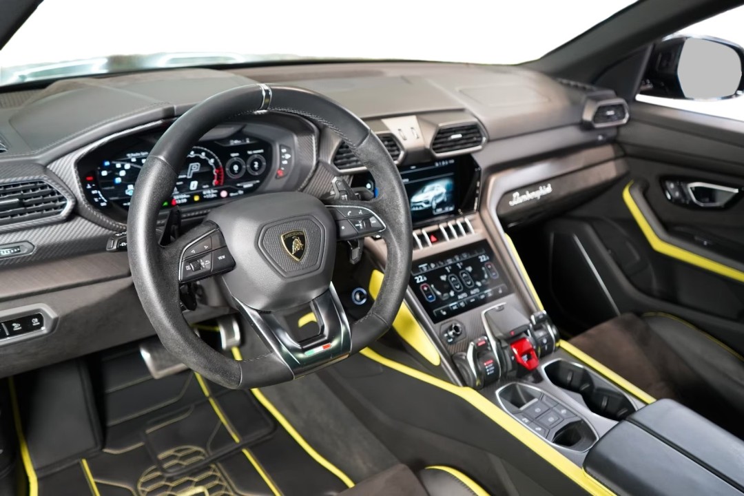 Lamborghini URUS - foto 9