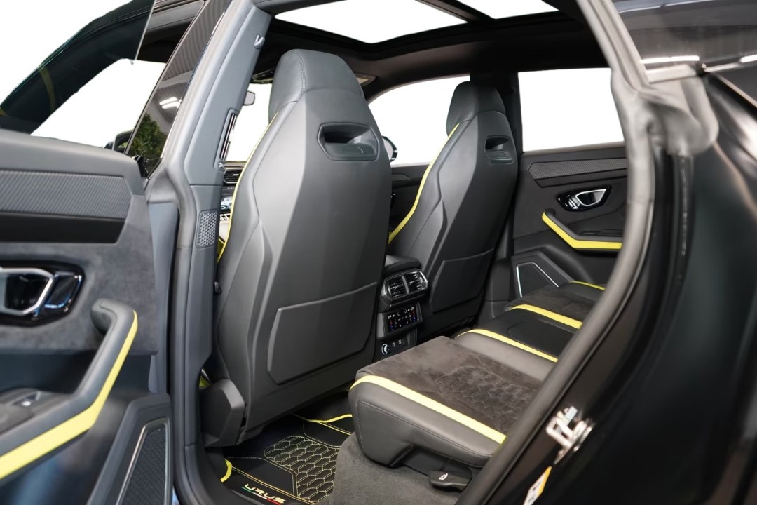 Lamborghini URUS - foto 33