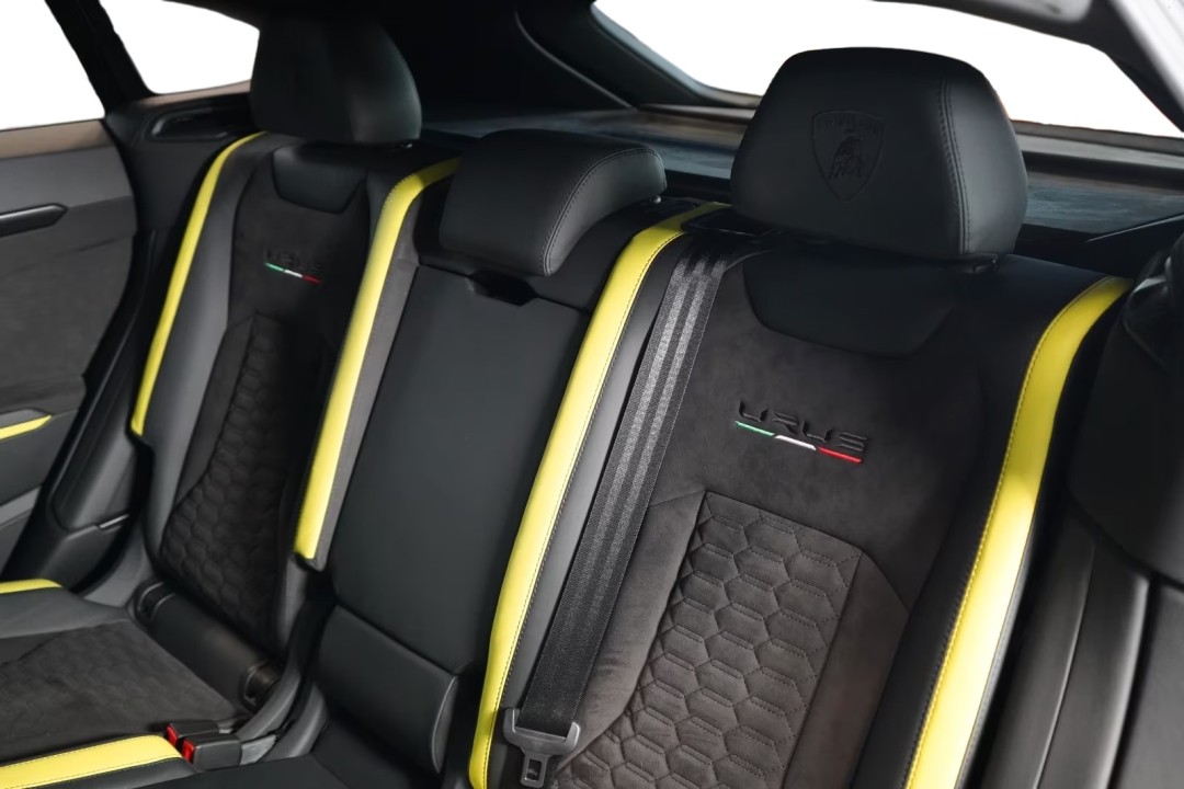 Lamborghini URUS - foto 30